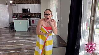 Stedmor fanget i skinny dipping - hvad sker der så?