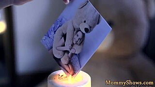 เคยเห็นแม่เลี้ยงหน้าอกใหญ่ scissoring กับสาวสวย 18+ บ้างไหม? โอวสุดป่าเถื่อน!