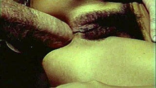 클래식 진넷 리틀 18+ 도브 엉덩이로 받아. 벅 애덤스 날 것 레트로 액션!