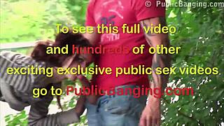 Remaja Kurus 18+ dengan Tetek Kecil Dientot Threesome di Jalan Umum