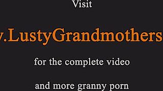 Hudiča ja! Busty Cougar jaha kurca po dražilni predigri!