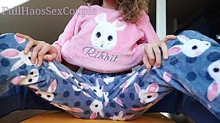 Nevlastný brat ohmatáva nevlastnú sestru ráno... susedia počujú! 😳