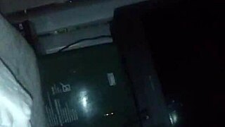 Kitty和我忍不住这个大黑鸡巴，在家自制接纳它