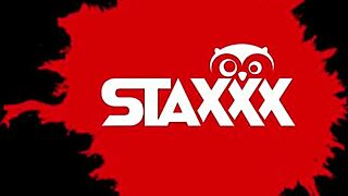 Jeg er så inn på denne busty bestemoren som tar svart kuk i sitt våte hull.