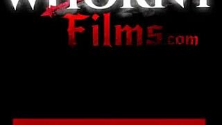 Священник присоединяется к дикой оргии свингеров в церкви с блондинкой в позе ковбойши