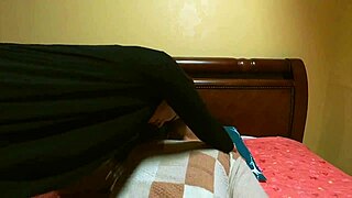 야, 이 뜨거운 한국인 POV 액션 봤어? 이 아름다운 엄마랑 무슨 일이야?