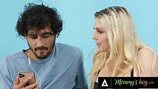 Uh, zaskrbljena Christie Stevens pusti mladcu gejmerju da me jebe... za vadbo, veš?