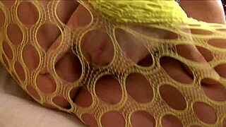 สนุก oral กับน้องสาวลูกติดนมโตเอคคาเทริน่า ดูดเลียช่วยนิ้ว