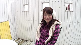 甘いアジアン18歳ティーン、初めてのボンデージを年上日本人男性と優しく