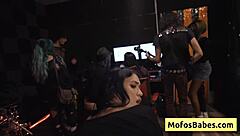 watch natural busty brunette nia bleu with brett maker during rehearsal