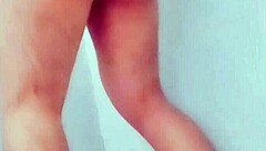 usando un vibrador a escondidas