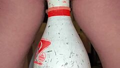 German milf squirts from bowling pin insertion