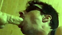 Big mouth swallows 25cm toy from lionel hearts