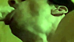 Big mouth swallows 25cm toy from lionel hearts