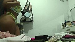 Amateur big ass girl in spy cam video