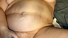 Milf reaches vibrator orgasm