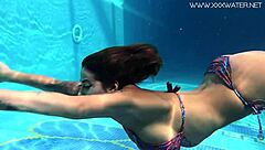 Canadian Hottest Milf Heidi Van Horny Pleasures Herself