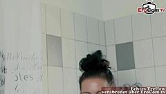 deutsche dünne brünette milf beim anal fick in kleinen arsch