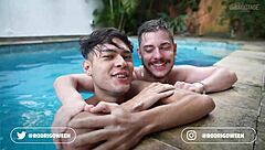 Rodrigo Weeh backstage with kittens and naughty ones.