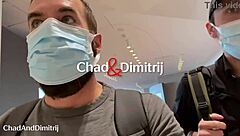 Hei, mau lihat blowjob berisiko di toilet bandara Schiphol Amsterdam dengan facial?