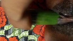 Squirt cam with black beauty Cyndy, a BDSM amateur's food fetish