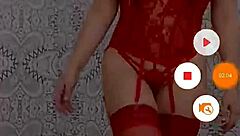 Bouncing ass teases with suggestive moves