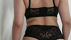 Latina MILF reaches orgasm using her dildo at home