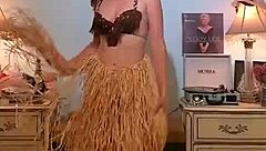 Dainty Rascal Dances To Promote Body Positivity And Confidence In Inspiring Performance