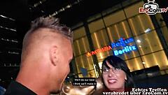 deutsche 18 jährige studentin mit brille online abgeschleppt für einen fick