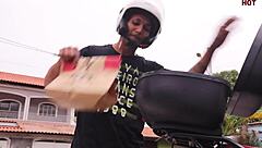 Pretty woman seduces delivery boy with her oral skills