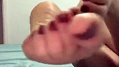 latina sexy shows her feet