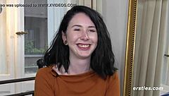 Amateur Joanna's first ever fingering scene