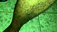 Esperando um macho para uma boa sacanagem.