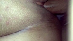 كسها جميل احمر كبيت لبني كله فيه