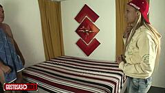 invadi o quarto e ele estava pelado