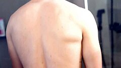 Gay bodybuilder shows off his big cock in a takedown