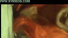 Dos videos en uno bebiendo orina!