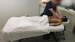 Опитвал ли си масаж като първия незабравим индийски колежански опит на Сара?