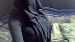i saw arab milf squirtin in hijab dress