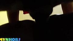 dotado com vibrador de piroca fudeu a gostosa da vizinha na pele em seguida, incluindo oral e anal intenso com cowgirl.