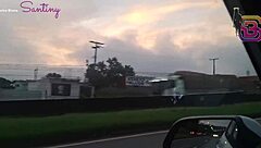 quase que o corno do meu marido policial v� eu dando dentro do carro para um pau gigantesco