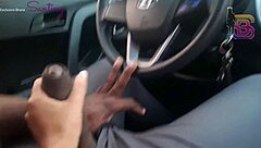 quase que o corno do meu marido policial v� eu dando dentro do carro para um pau gigantesco