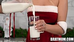 Does Cute Elsa Masturbate in Bath?