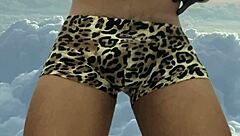 Curvy Bodybuilder Masturbates Sexily