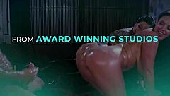 Миниатюрная сучка в восторге от шикарного хуя нудиста-соседа на пляже