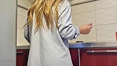 gostosa cleaning stove and getting hot