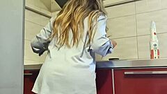 gostosa cleaning stove and getting hot