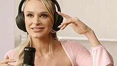 watch vanna bardot and emma hix scissor to orgasm, it's intense!