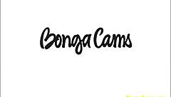 hot and horny bongacams babe fucks her pussy intensely