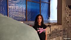 I saw Lulu Gun get intimate with an older man at the construction site.